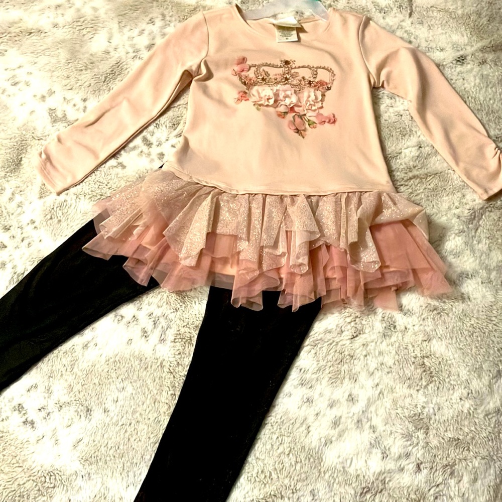 Size 6 set pink and gold with black and gold legging.
